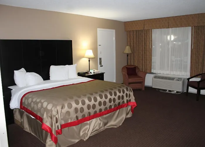 Ramada By Wyndham Grayling Hotel & Conference Center