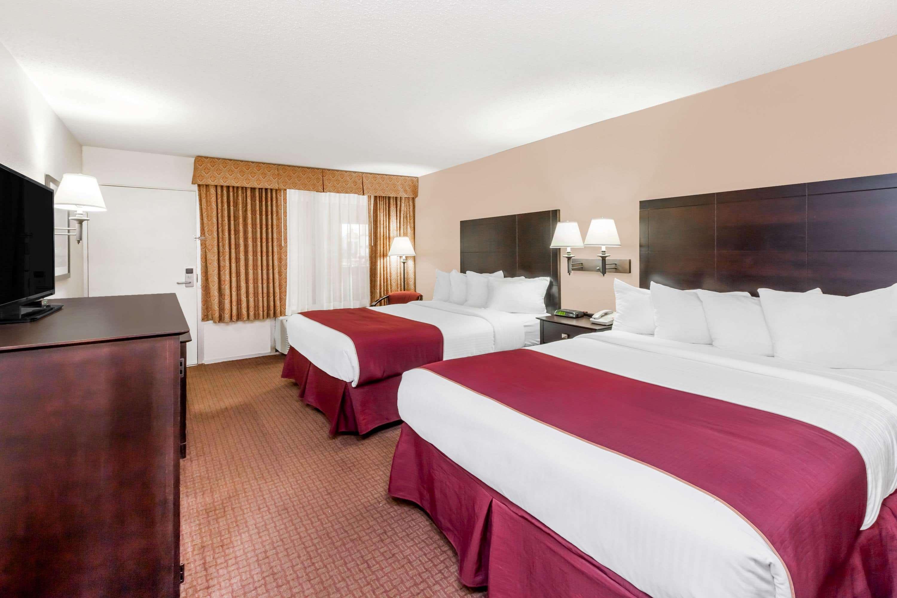 Hotel Ramada By Wyndham & Conference Center