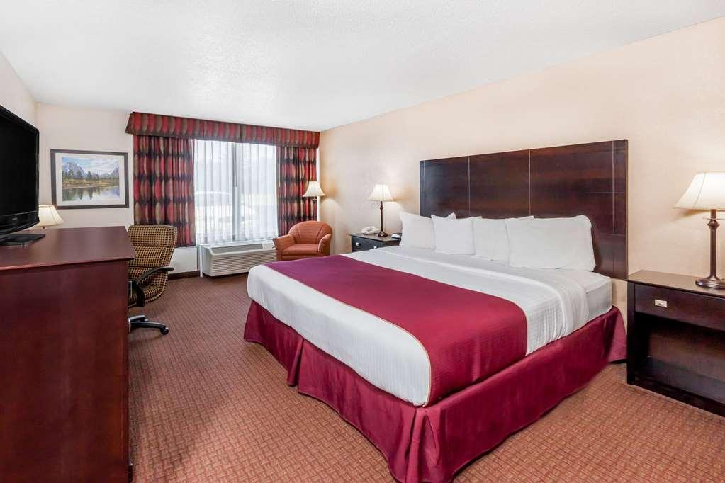 Ramada By Wyndham & Conference Center