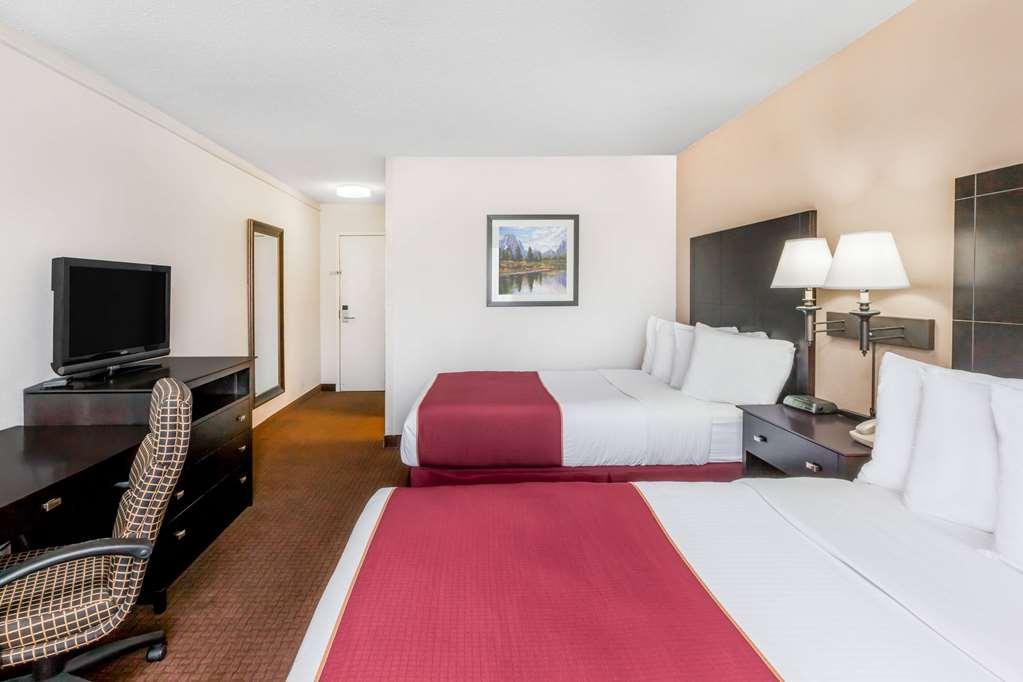 Ramada By Wyndham & Conference Center